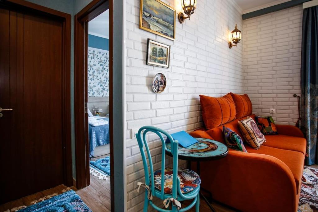 Tbilisi Center, Nino'S Art Apartment Экстерьер фото